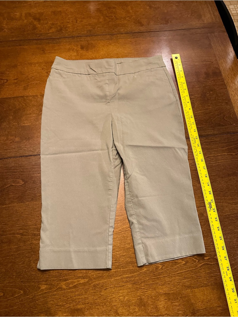 Chico's Pull-On Capris in Taupe